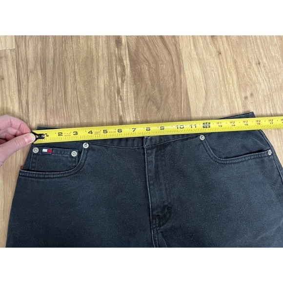 Tommy Hilfiger Jeans Women’s Black Jean Short Size 8 Retro - Picture 4 of 5